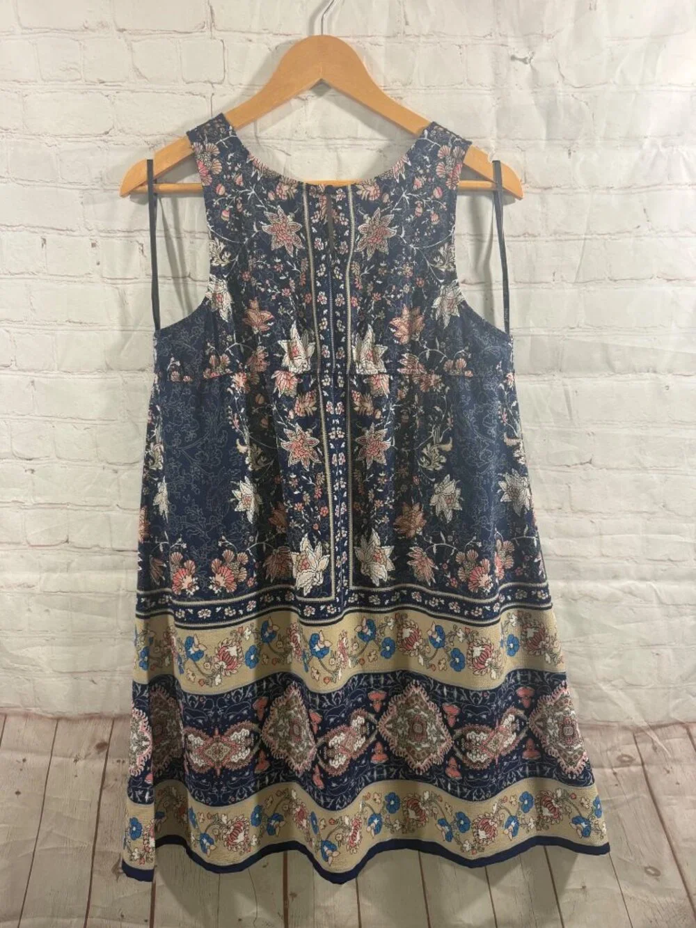 Papaya Blue Floral Lace Dress Size Large - Picture 2 of 7